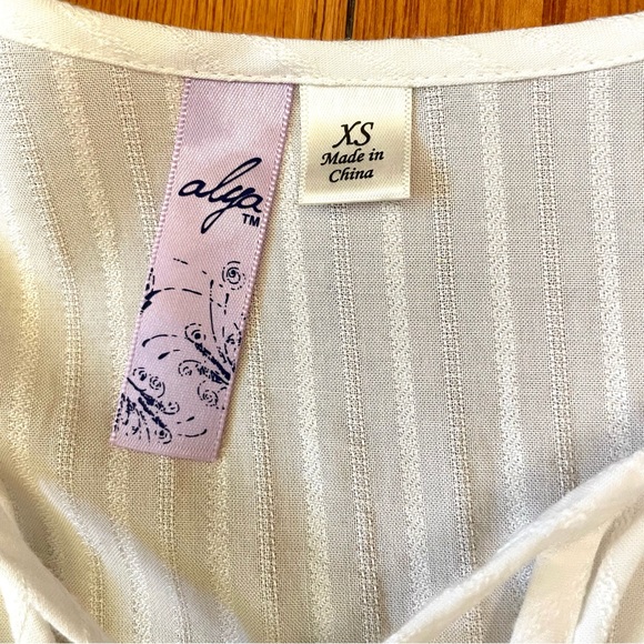 Francesca’s Alya White Blouse Boho Peasant Style Peplum Top Size XS - Picture 5 of 10